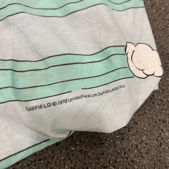 Garfield and Odie Cartoon Print Fitted Twin Size Sheet - Picture 2 of 5